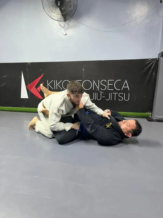 Treino de Brazilian Jiu-Jitsu na Kiko Fonseca BJJ — foto 24