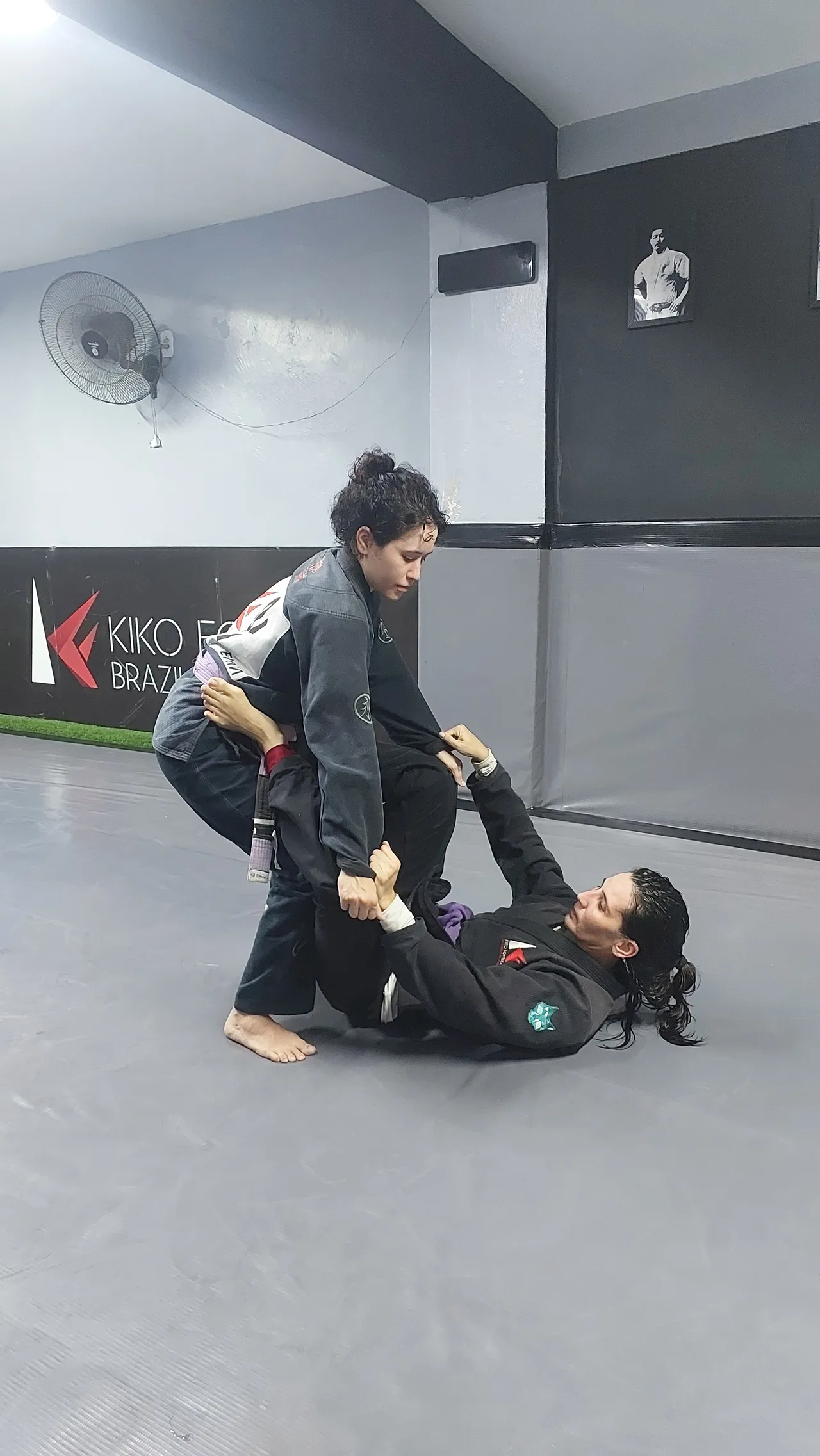 Treino de Jiu-Jitsu para mulheres na Kiko Fonseca BJJ em Belém