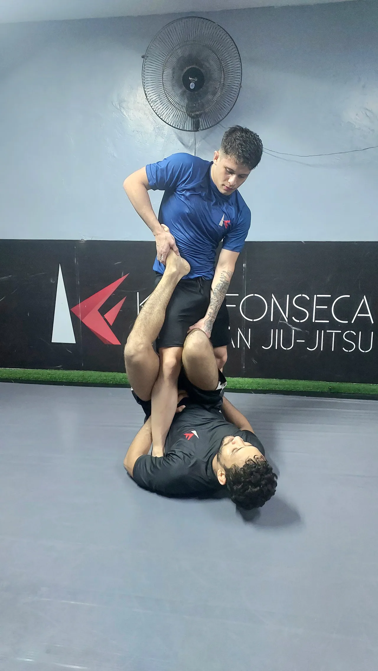 Treino de Jiu-Jitsu No Gi com controle e transições em Belém