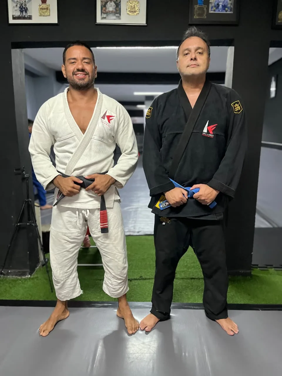 Professor e aluno após aula particular de Jiu-Jitsu em Belém